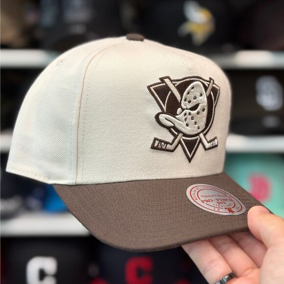 Anaheim Ducks Creme/Brown A-Frame Mitchell & Ness Snapback - Picture 1 of 4